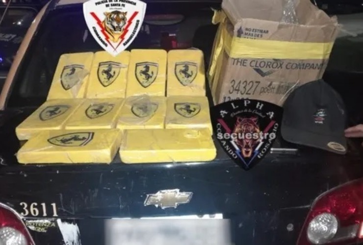 Trasladaban la cocaína en una caja con la que subieron al taxi