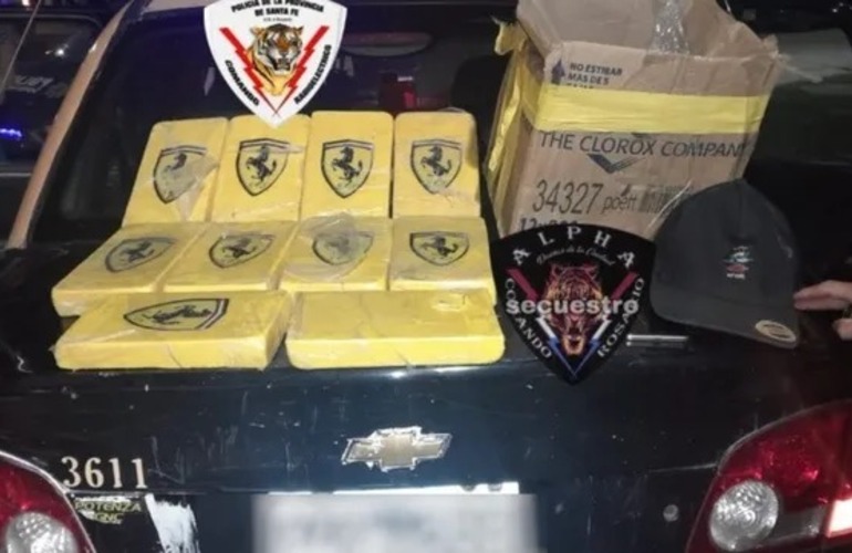 Trasladaban la cocaína en una caja con la que subieron al taxi