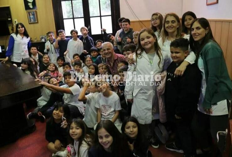 Imagen de Los alumnos de la Escuela Fiscal visitaron al intendente