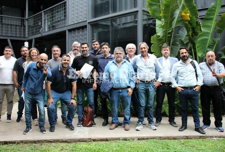 Imagen de Acuerdo en la paritaria salarial aceitera 2024 Imagen de Acuerdo en la paritaria salarial aceitera 2024