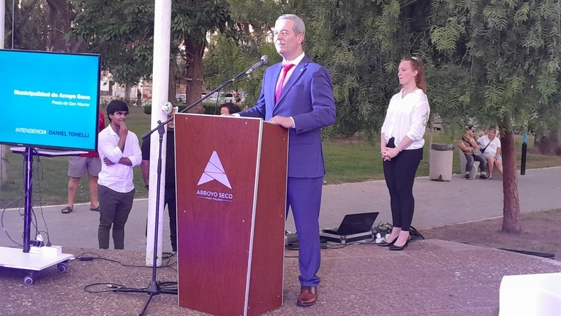 Daniel Tonelli durante su primer discurso en la Plaza