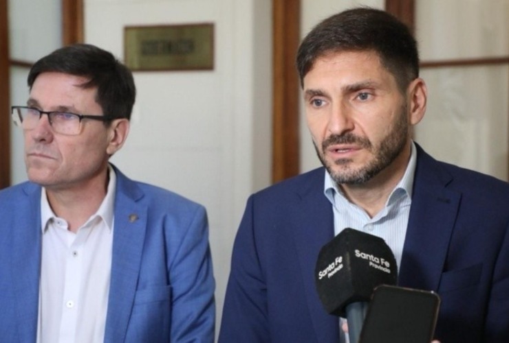 Pullaro junto a Goity, el ministro de Educación, este lunes en Santa Fe. Pullaro junto a Goity, el ministro de Educación, este lunes en Santa Fe.