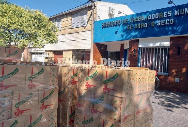 Imagen de Entrega de cajas navideñas a afiliados al Sindicato