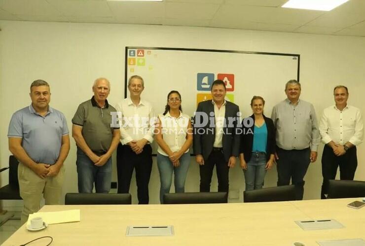 Imagen de Daniel Tonelli participó del foro de intendentes de localidades portuarias