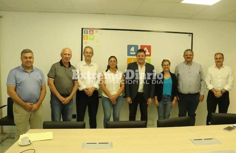 Imagen de Daniel Tonelli participó del foro de intendentes de localidades portuarias