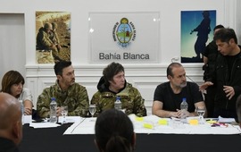 Javier Milei encabez&oacute; la reuni&oacute;n del comit&eacute; de crisis en Bah&iacute;a Blanca.