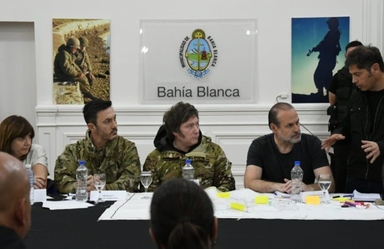 Javier Milei encabezó la reunión del comité de crisis en Bahía Blanca.