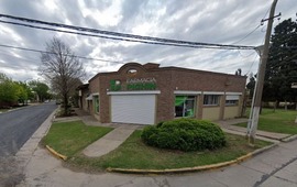 Imagen de Balearon la farmacia del presidente comunal de Alvear, Carlos Pighin