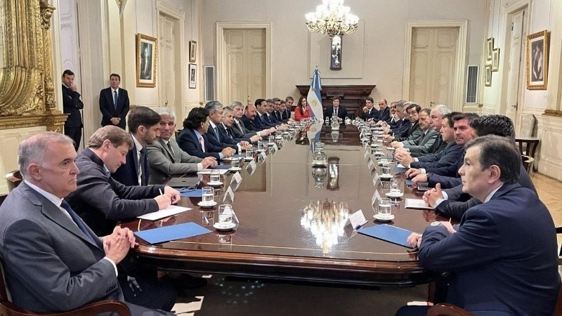 El primer encuentro del presidente Milei con los gobernadores dur&oacute; dos horas y media. (@OPEArg)