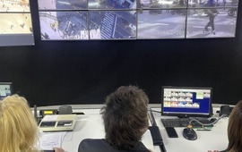 Imagen de Javier Milei monitore&oacute; la marcha desde el Departamento Central de la Polic&iacute;a