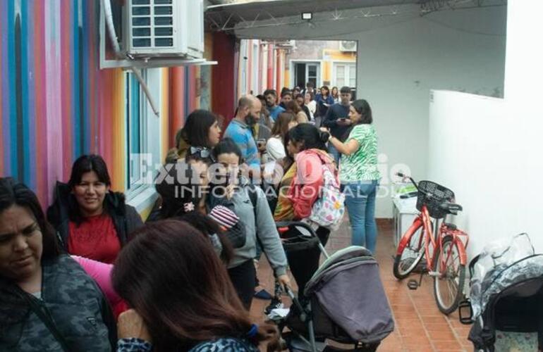 Imagen de Masivo primer d&iacute;a de inscripci&oacute;n a la colonia municipal