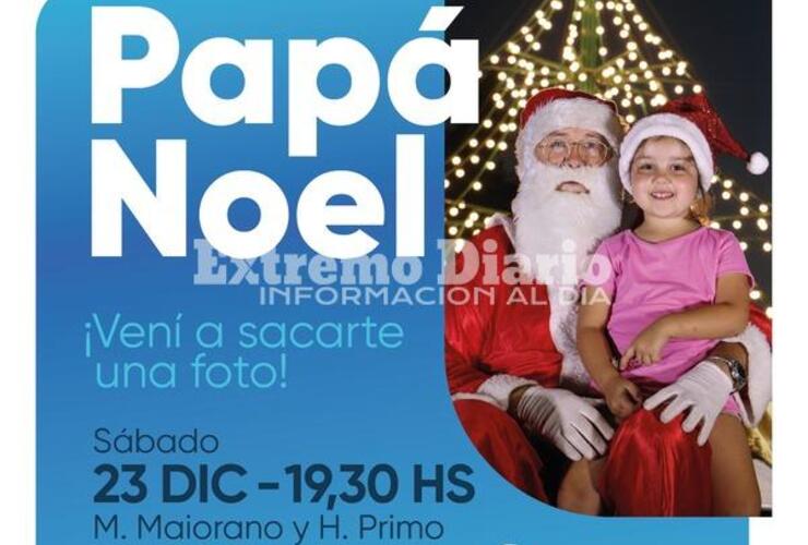 Imagen de Hoy: Pap&aacute; Noel se sacar&aacute; fotos en el arbolito del Bv. M. Maiorano