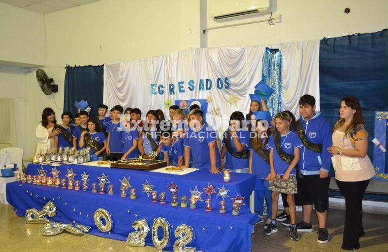 Imagen de La Escuela N°153 de Alvear llevó adelante el acto de colación para los alumnos de 7° grado