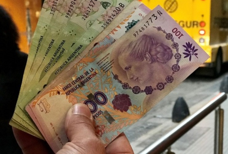 Imagen de Por la alta inflación, el Banco Central prevé emitir billetes de $20.000 y $50.000