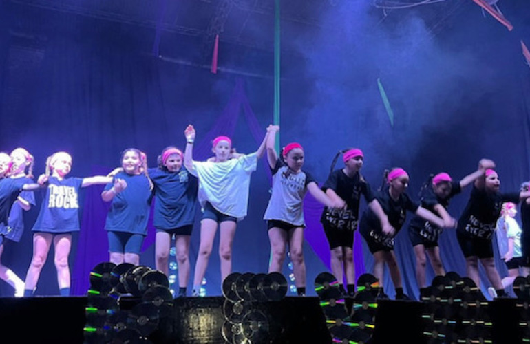 Imagen de Gala de Fin de A&ntilde;o de Danzas Urbanas y Ritmos Adultos de Uni&oacute;n