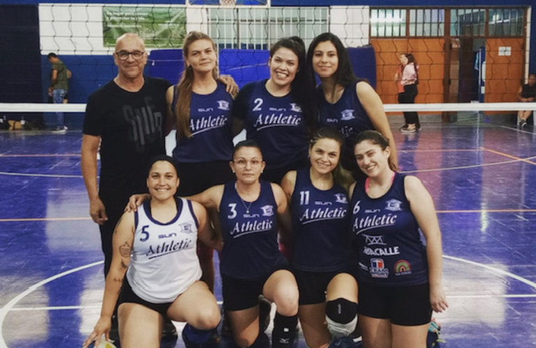 Imagen de Campeonato y Ascenso para el Maxi Vóley Femenino de A.S.A.C.