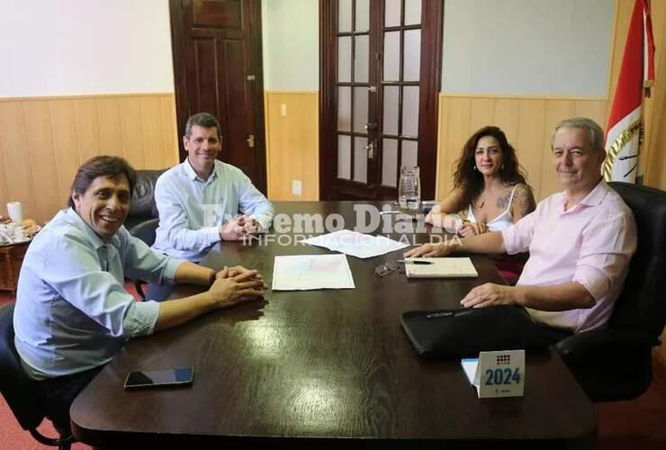 Imagen de Arroyo Seco: Reunión con el presidente comunal de Fighiera