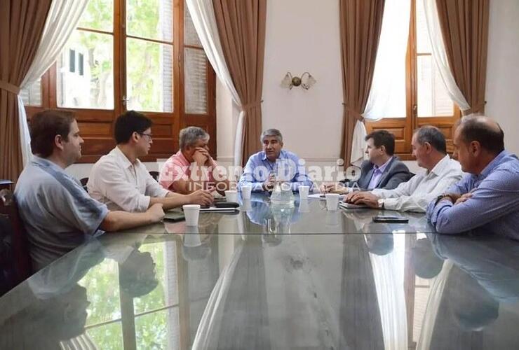 Imagen de Intendentes y presidentes comunales de la región se reunieron con funcionarios provinciales
