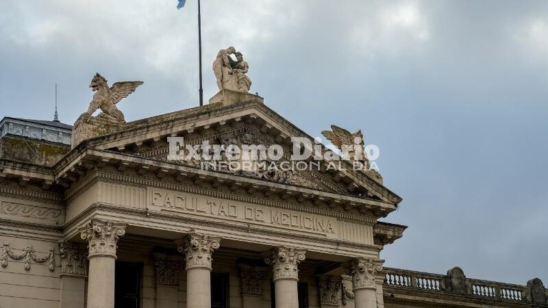 Imagen de La "ley &oacute;mnibus" de Milei habilita a las universidades p&uacute;blicas a cobrarle a extranjeros no residentes