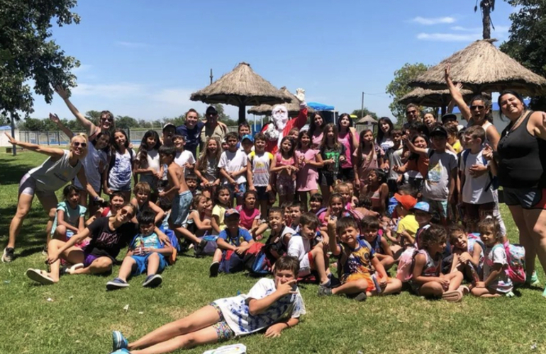 Imagen de Pap&aacute; Noel visit&oacute; la Colonia de Vacaciones de Libertad de General Lagos