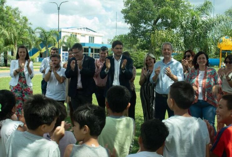 Imagen de Pullaro arribó a Arroyo Seco para abrir la temporada de las #EscuelasDeVerano