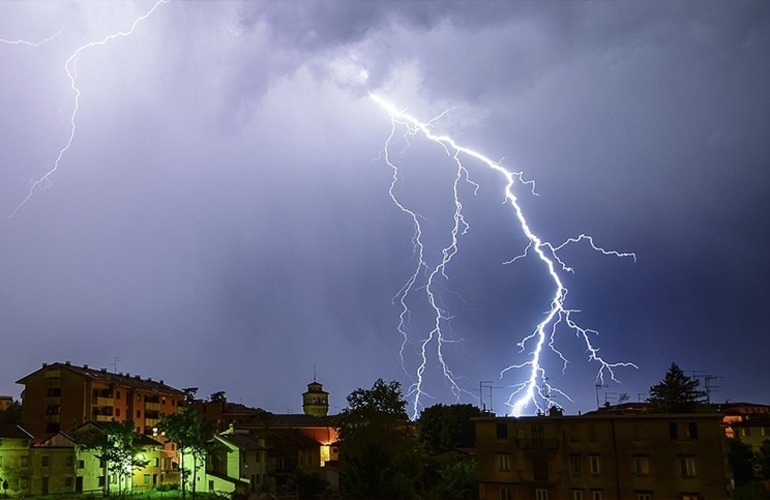 Imagen de Un joven fue alcanzado por un rayo en San Luis y sufri&oacute; serias quemaduras