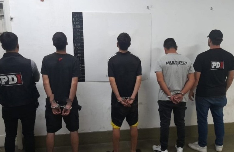 Los tres detenidos quedaron a disposici&oacute;n de la Fiscal&iacute;a. (PDI)