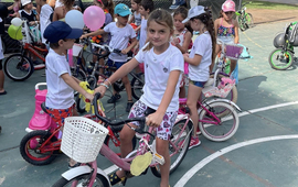 Imagen de Ni&ntilde;os y ni&ntilde;as de la Colonia de Vacaciones de Uni&oacute;n, realizaron una Bicicleteada.