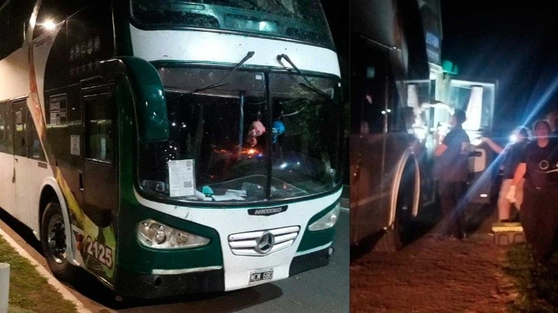 Los pasajeros terminaron enca&ntilde;onados en plena ruta. (PSF/Informa2.com.ar)
