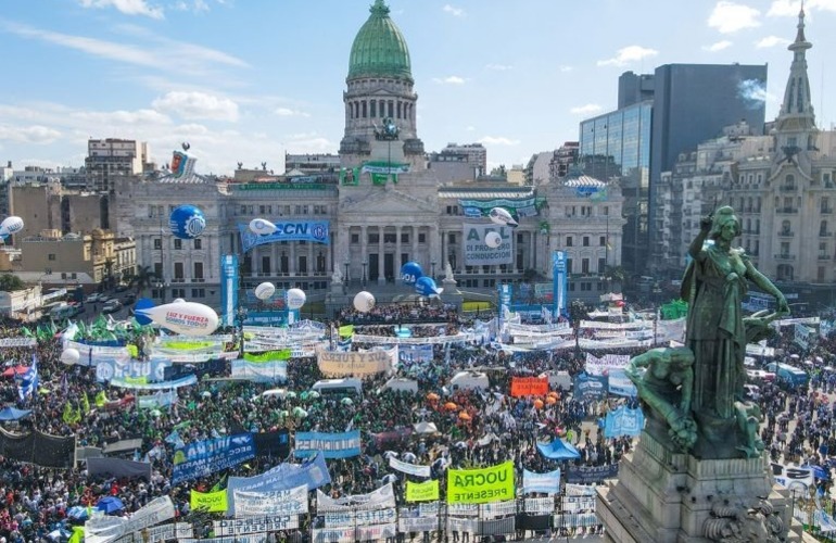 Imagen de Las centrales sindicales realizan el primer paro contra el gobierno de Milei