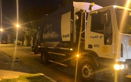 Imagen de Rosario: Cuatro tiros contra un cami&oacute;n de recolecci&oacute;n de residuos y una nota mafiosa