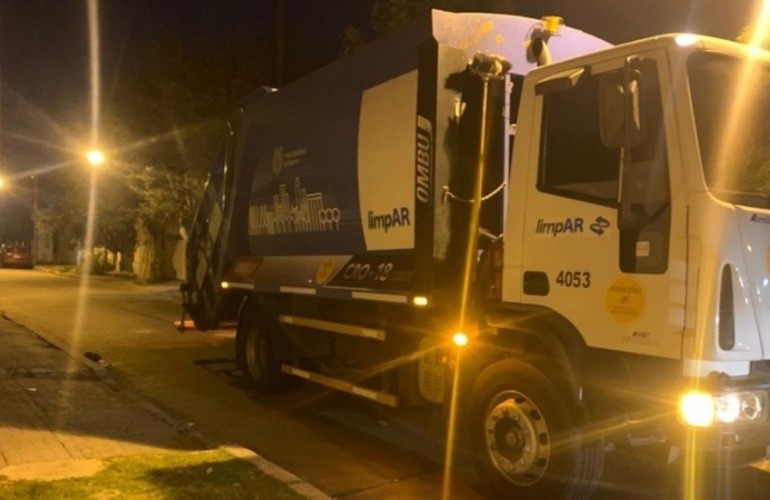 Imagen de Rosario: Cuatro tiros contra un camión de recolección de residuos y una nota mafiosa