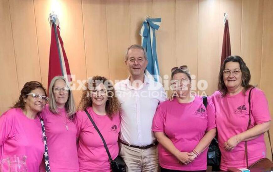 Imagen de Daniel Tonelli recibi&oacute; a las Reinas Tejedoras