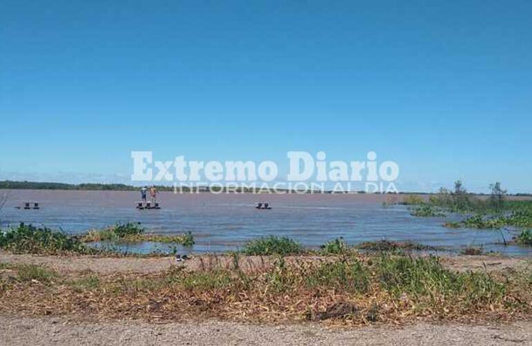 Imagen de La crecida del r&iacute;o da&ntilde;&oacute; la bajada p&uacute;blica comunal en Fighiera