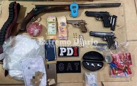 Imagen de Arroyo Seco: Detuvieron a una pareja por tenencia de armas y comercializaci&oacute;n de estupefacientes