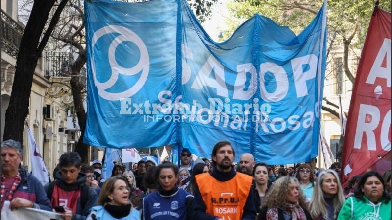 Imagen de El gobierno de Santa Fe anunci&oacute; que pagar&aacute; un 14% de aumento por la paritaria 2023