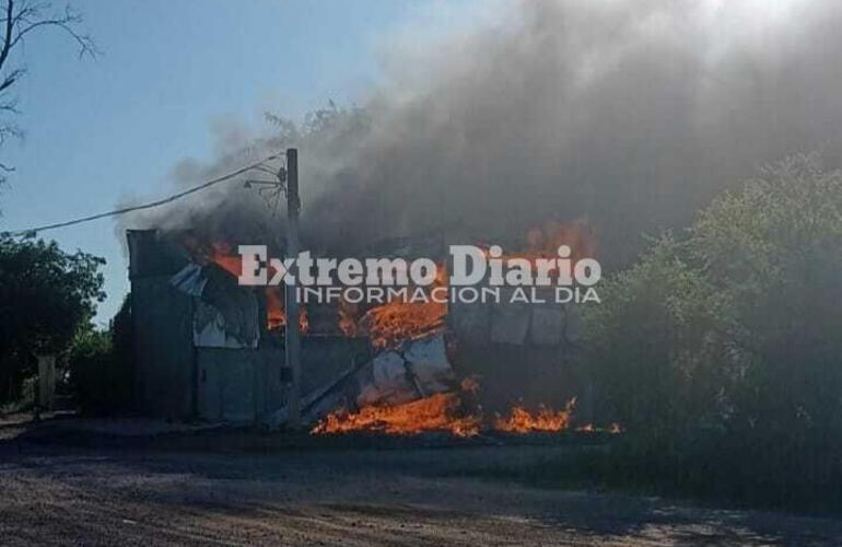 Imagen de Fighiera: Incendio en un frigorífico de pescados