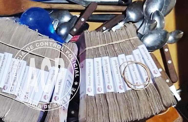 Imagen de Condenan a dos polic&iacute;as que proporcionaban informaci&oacute;n a la banda de Los Monos