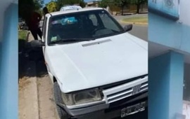 La foto del Fiat Duna que se viraliz&oacute; por redes sociales.