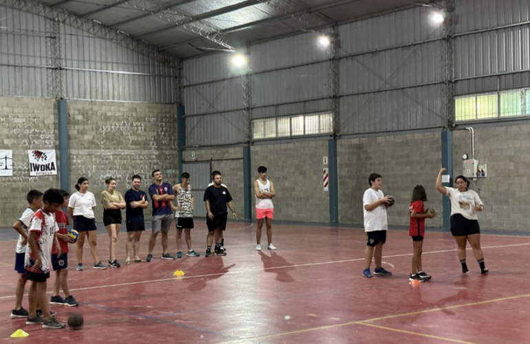 Imagen de Clínica de Capacitación de Iniciación al Handball en Talleres.