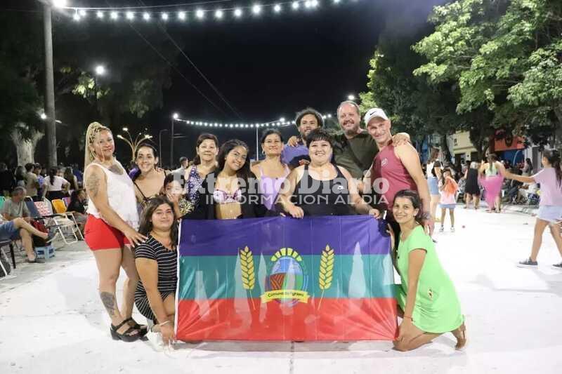 Imagen de Encuentro de comparsas en el carnaval de Coronel Bogado