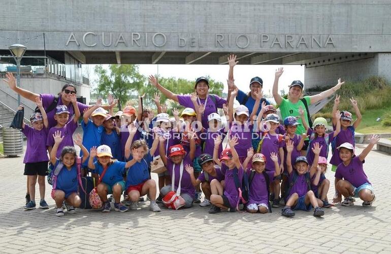 Imagen de Los niños de la colonia de Alvear visitaron el "Acuario del Río Paraná".