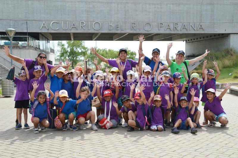 Imagen de Los ni&ntilde;os de la colonia de Alvear visitaron el "Acuario del R&iacute;o Paran&aacute;".