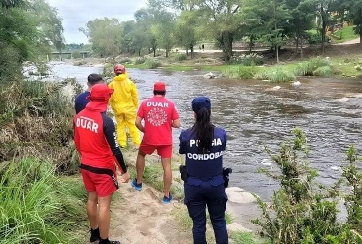 El joven fallecido tenía 37 años, era policía en Santa Rosa, La Pampa. En tanto, su pareja tenía 35 años y era de nacionalidad uruguaya.