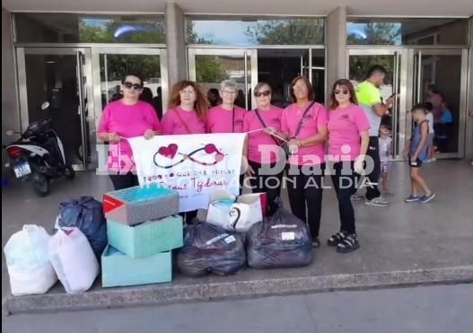 Imagen de Las Reinas Tejedoras visitaron el Hospital Eva Per&oacute;n en Granadero Baigorria