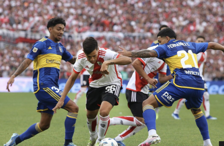 Imagen de River Plate y Boca Juniors, igualaron 1-1 en el Supercl&aacute;sico.