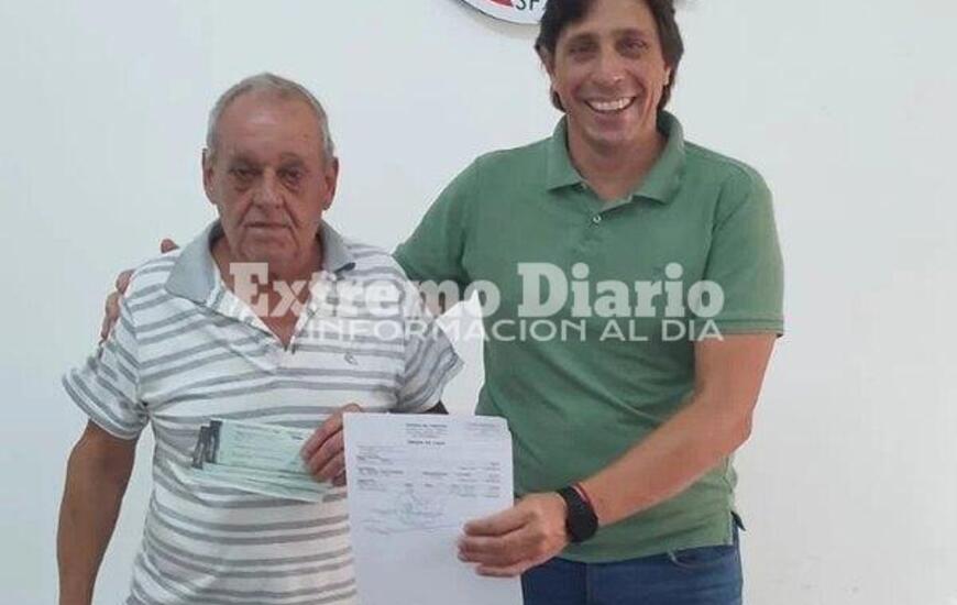 Imagen de La Comuna entreg&oacute; aportes a la Cooperativa de Agua de la localidad