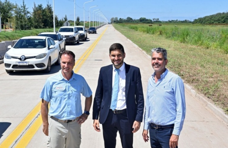 Imagen de Pullaro habilitó obras viales y supervisó tareas en marcha en Villa Constitución