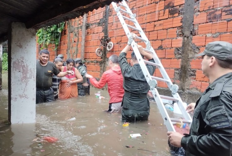 Imagen de Corrientes sufre la peor catástrofe natural por inundaciones: casas destruidas y evacuados