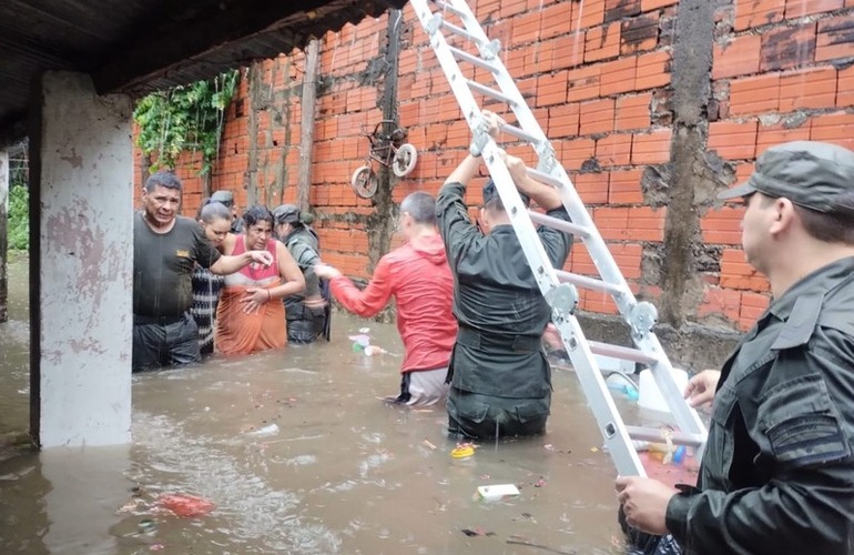 Imagen de Corrientes sufre la peor catástrofe natural por inundaciones: casas destruidas y evacuados